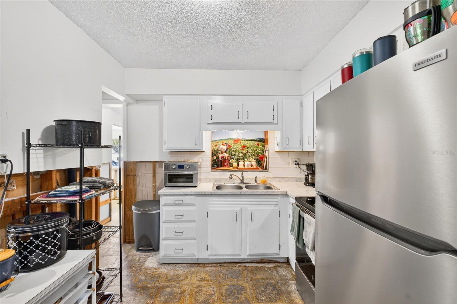 Image 31 of 51 For 605 Shore Drive E