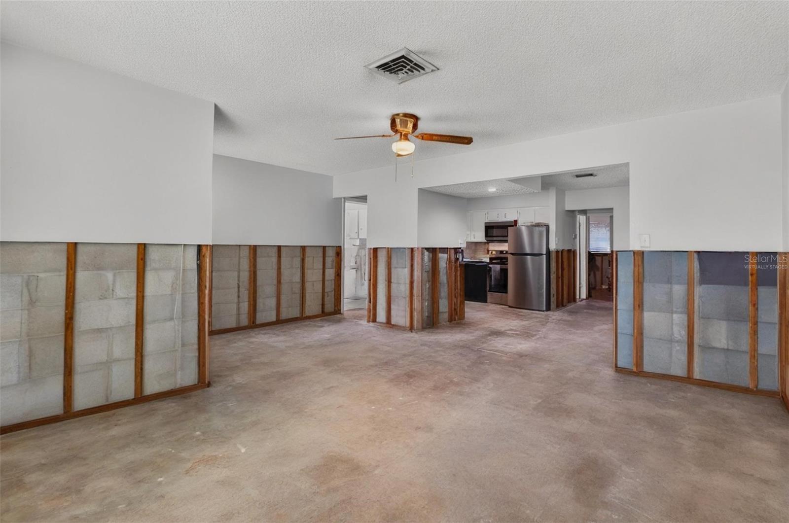 Image 39 of 51 For 605 Shore Drive E