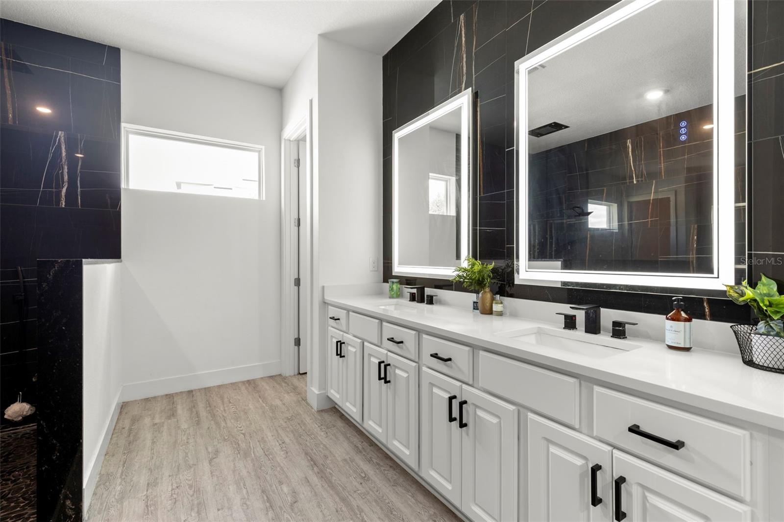 Image 25 of 60 For 9046 Ivy Stark Boulevard