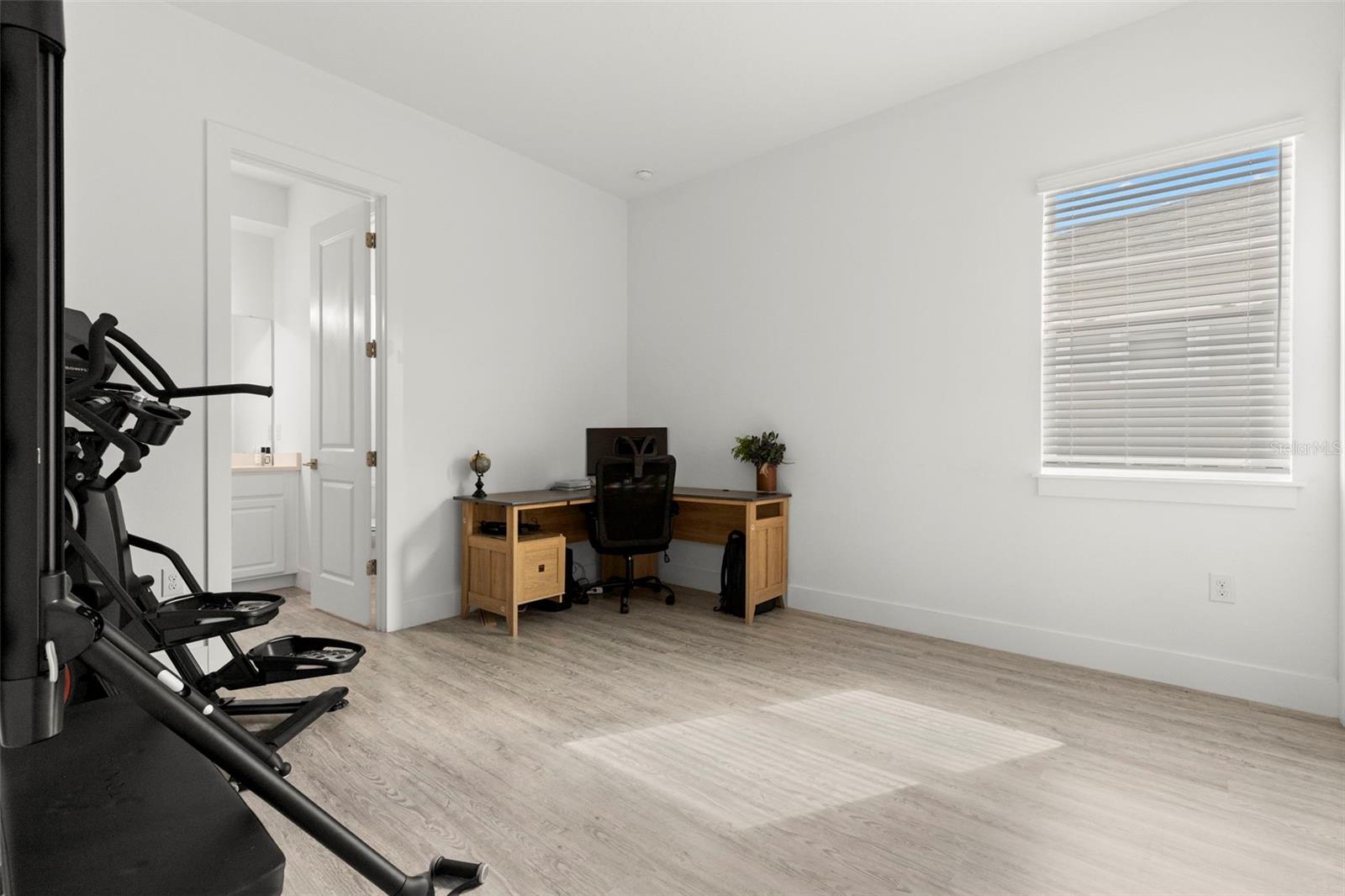 Image 32 of 60 For 9046 Ivy Stark Boulevard