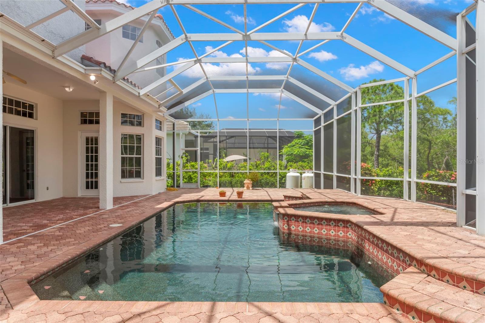 Listing photo id 11 for 1223 Darlington Oak Circle Ne