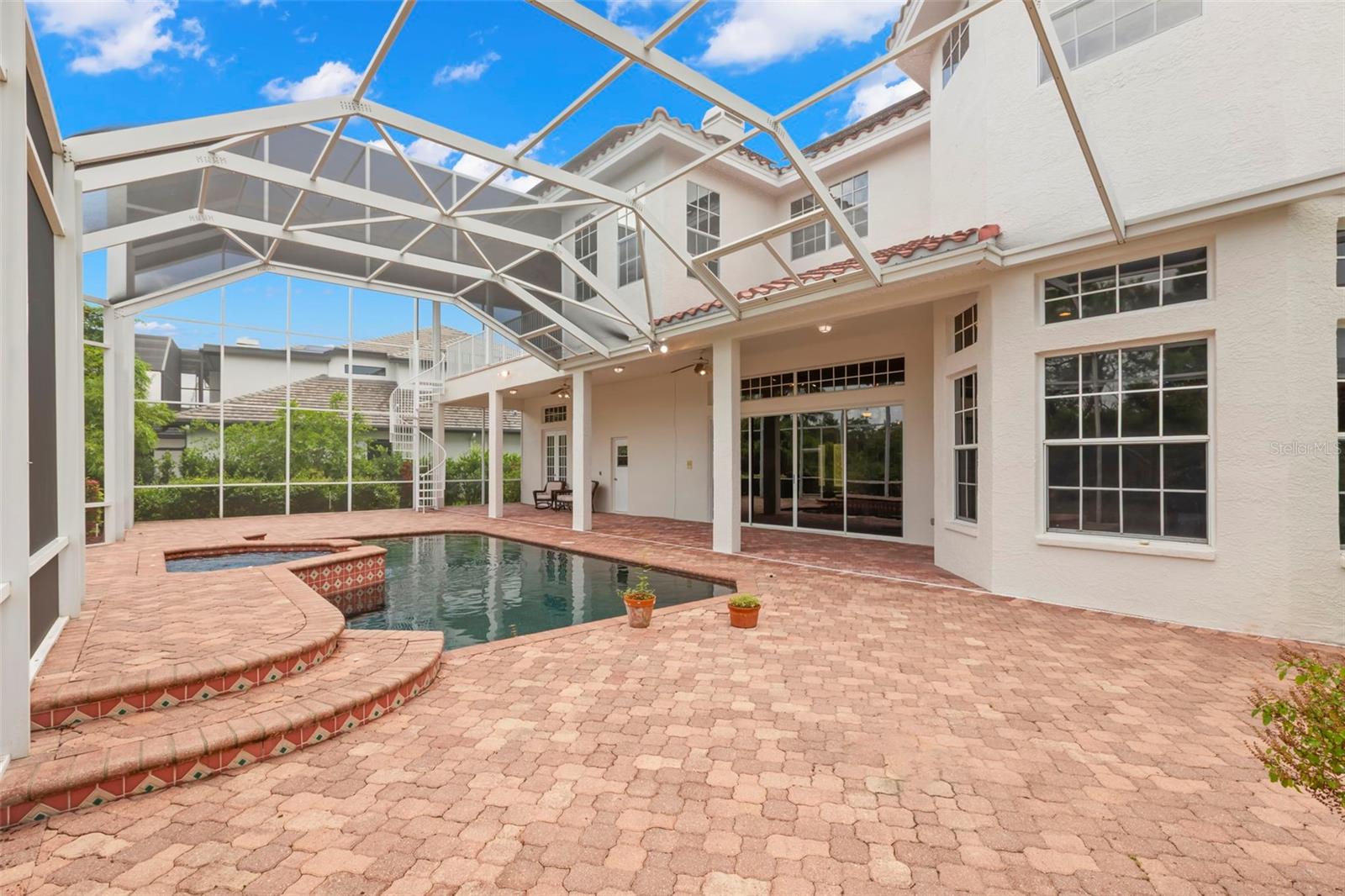 Listing photo id 13 for 1223 Darlington Oak Circle Ne