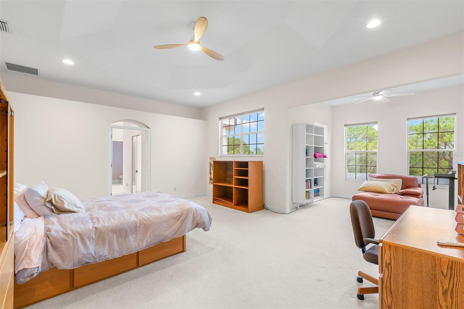 Listing photo id 35 for 1223 Darlington Oak Circle Ne