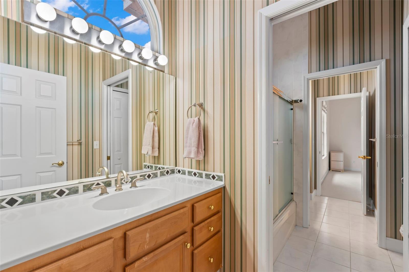 Listing photo id 50 for 1223 Darlington Oak Circle Ne