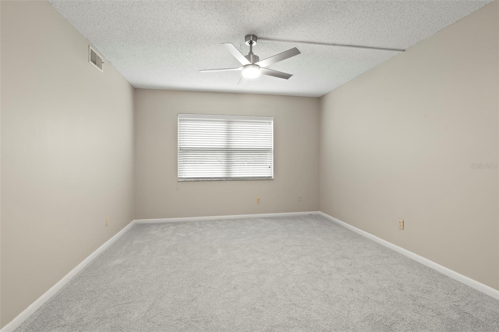 Image 15 of 27 For 476 Santa Cruz Place Ne B