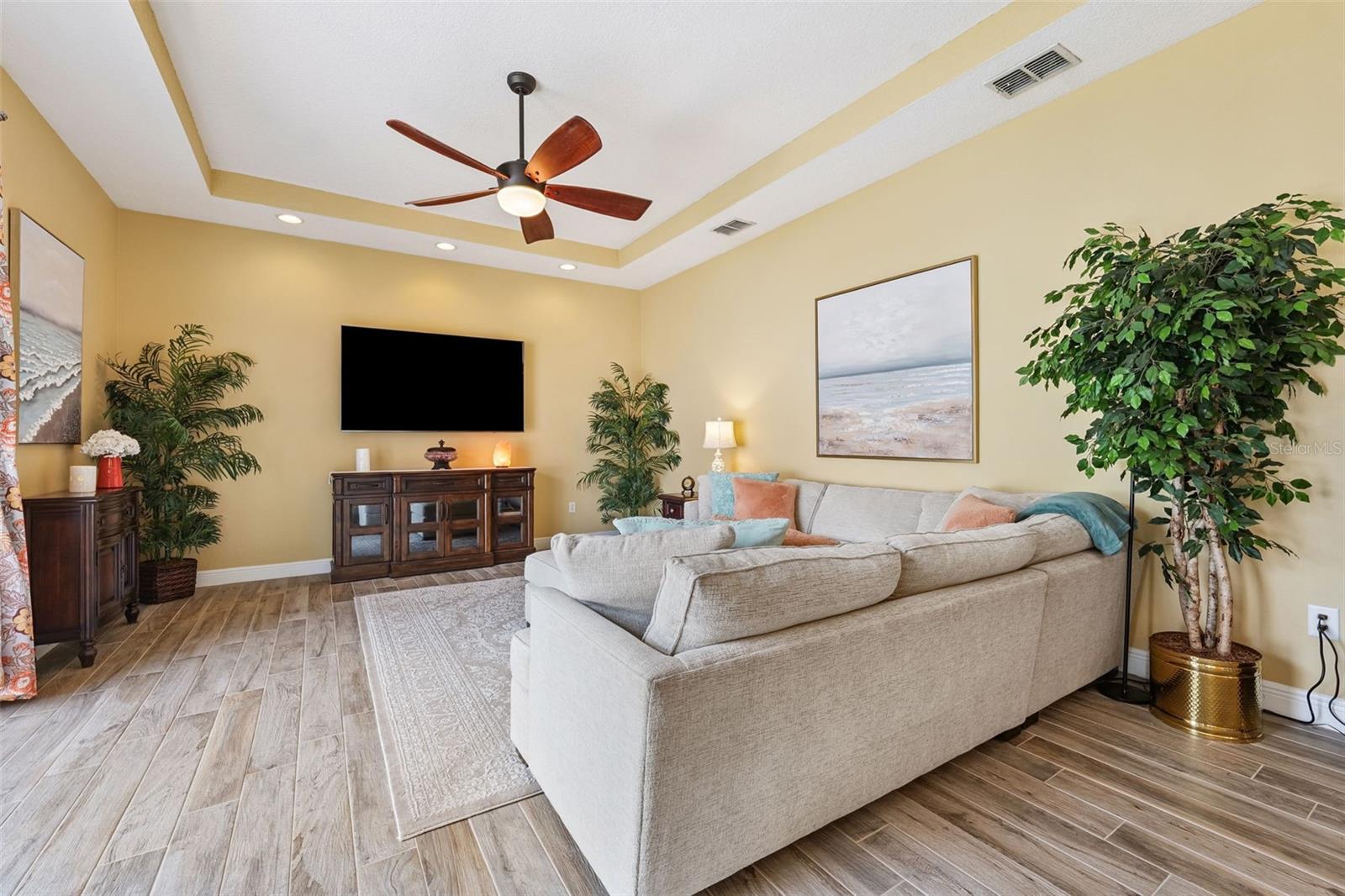 Image 18 of 49 For 8226 Wild Oaks Circle