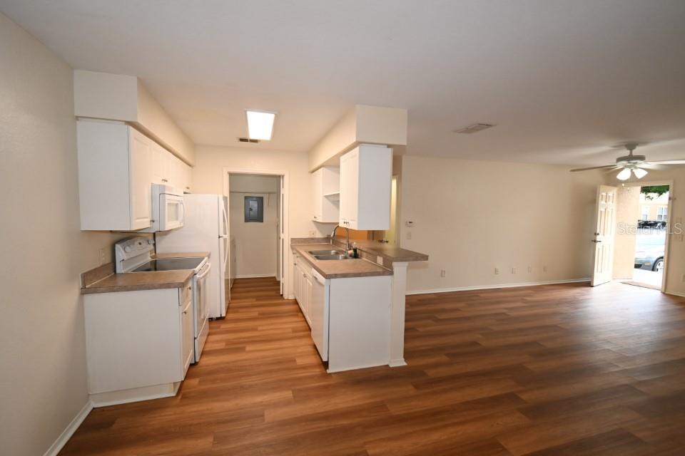 Image 7 of 36 For 36243 Lake Chase Boulevard 101