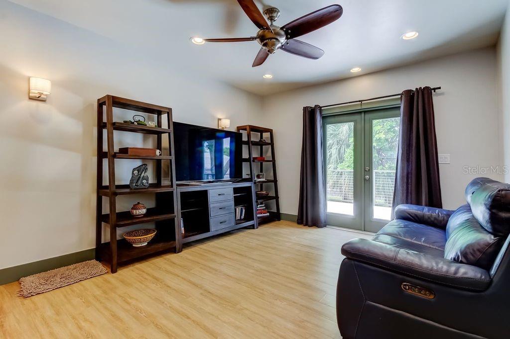 Image 13 of 46 For 815 8th Street N