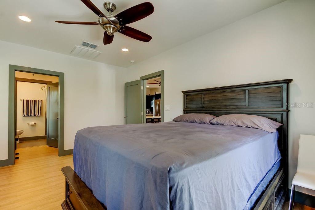 Image 18 of 46 For 815 8th Street N