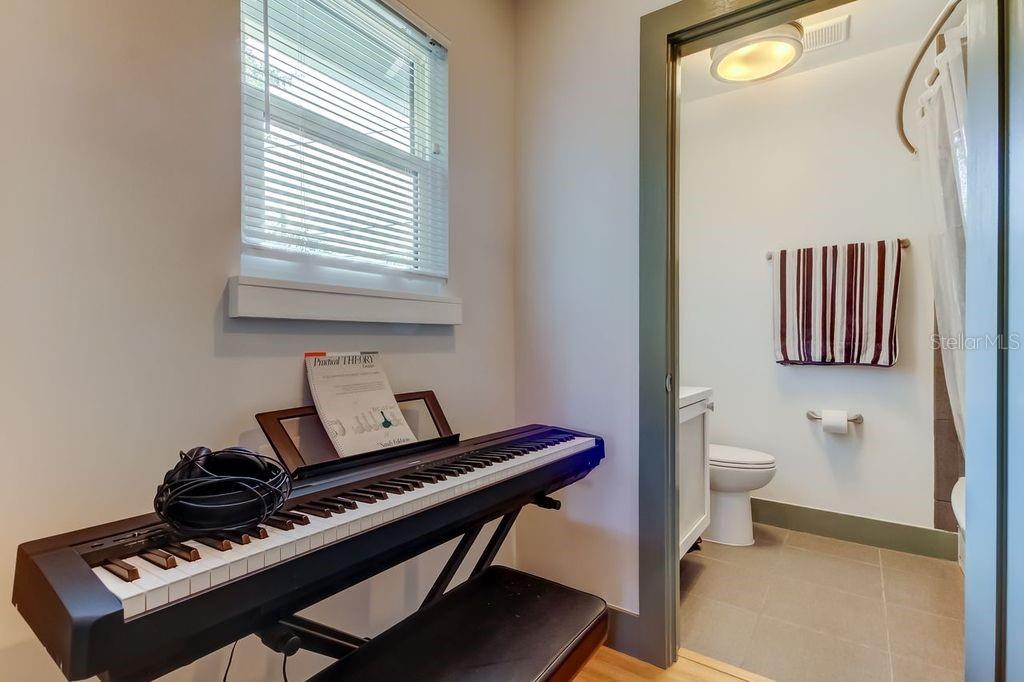 Image 20 of 46 For 815 8th Street N