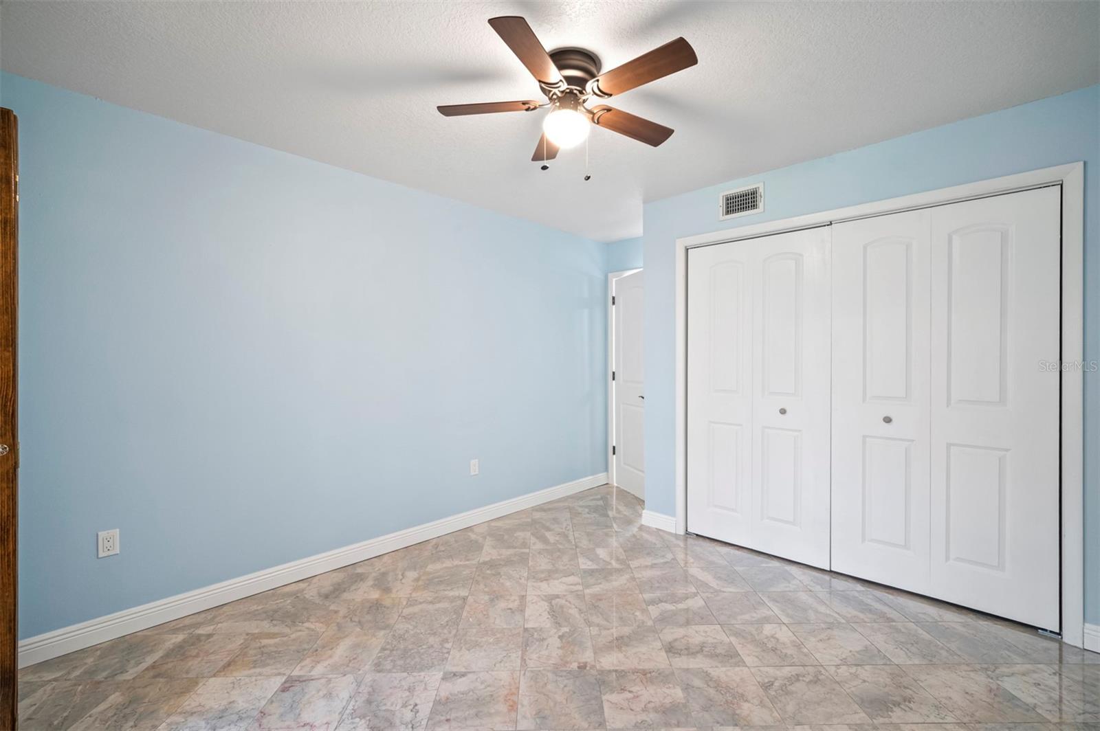 Listing photo id 9 for 6435 Thicket Trail