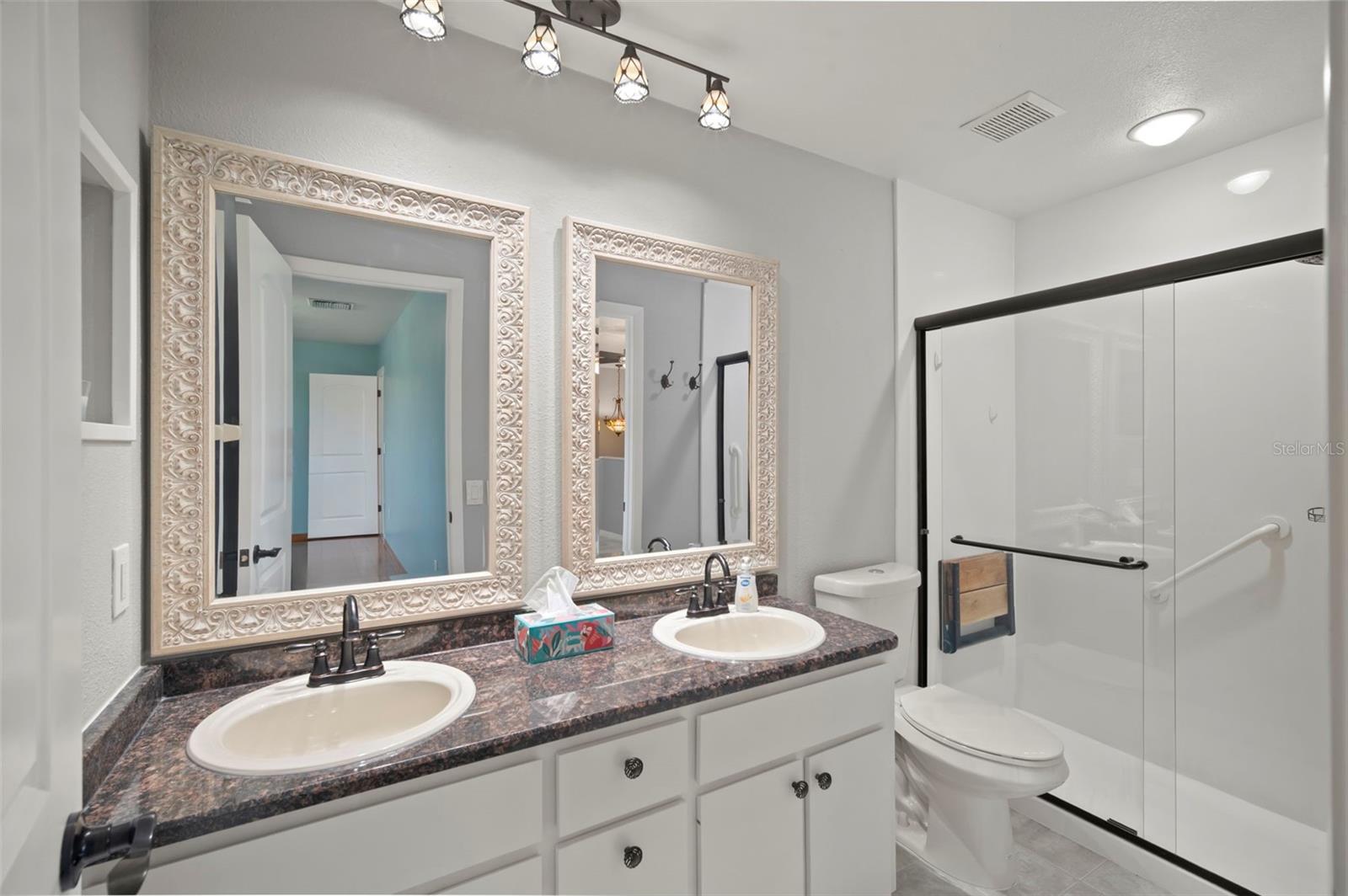Listing photo id 11 for 6435 Thicket Trail