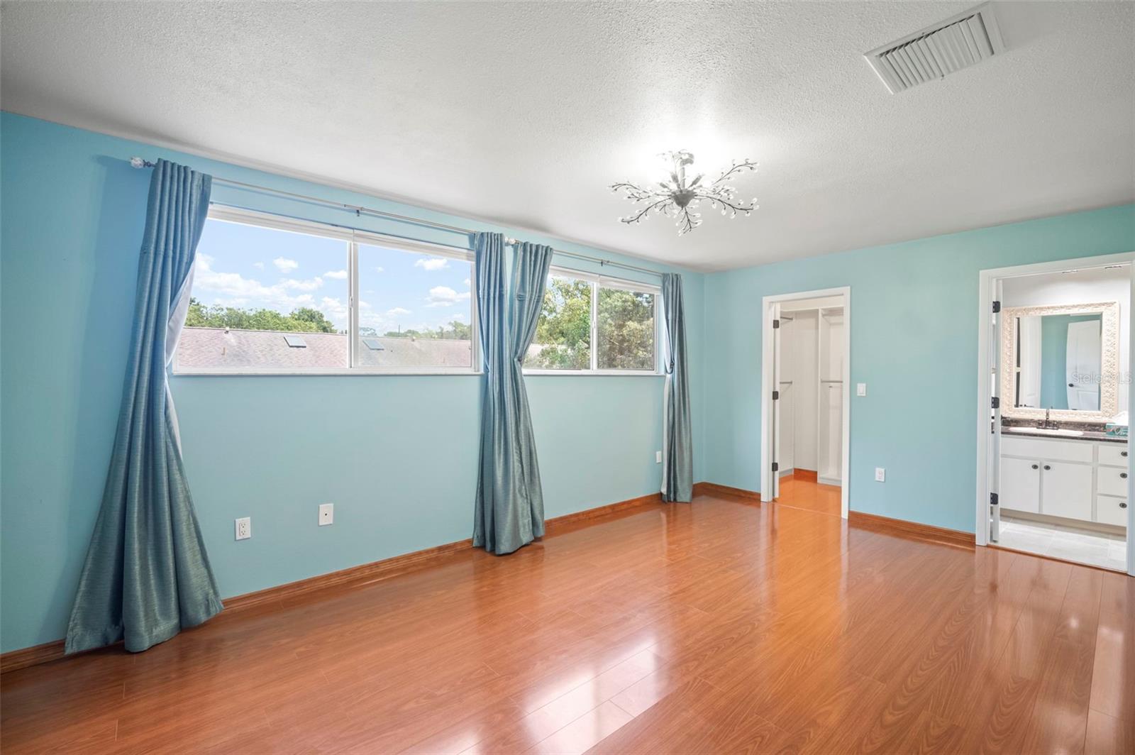 Listing photo id 15 for 6435 Thicket Trail