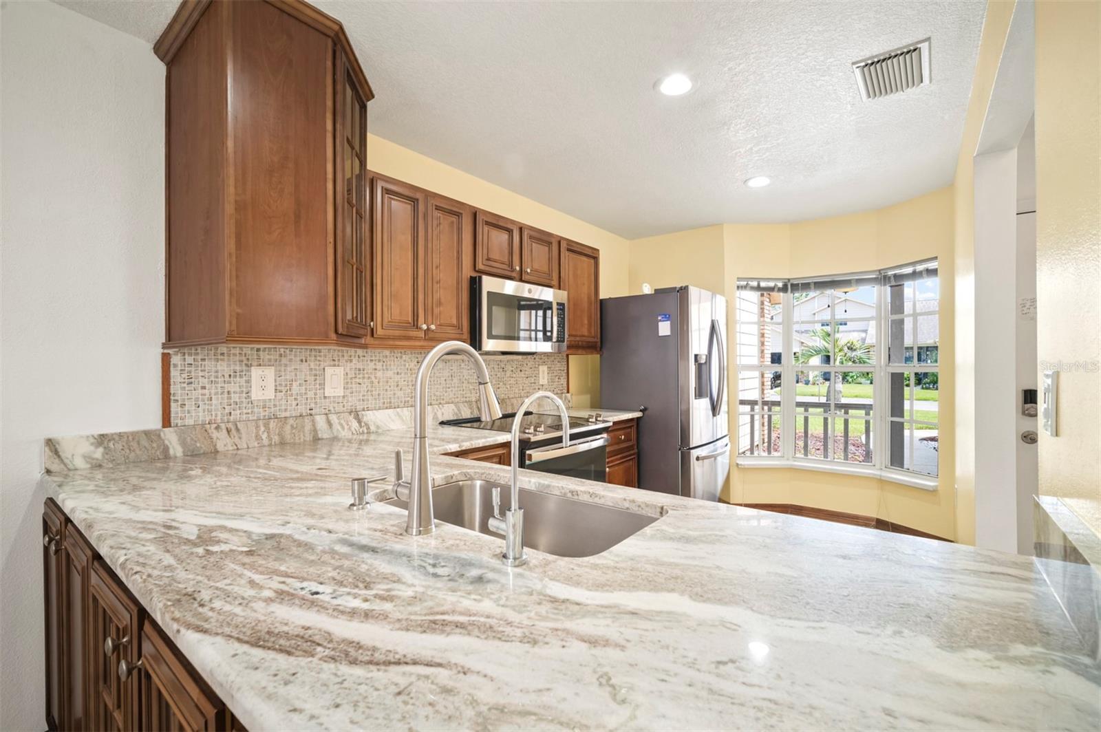Listing photo id 0 for 6435 Thicket Trail