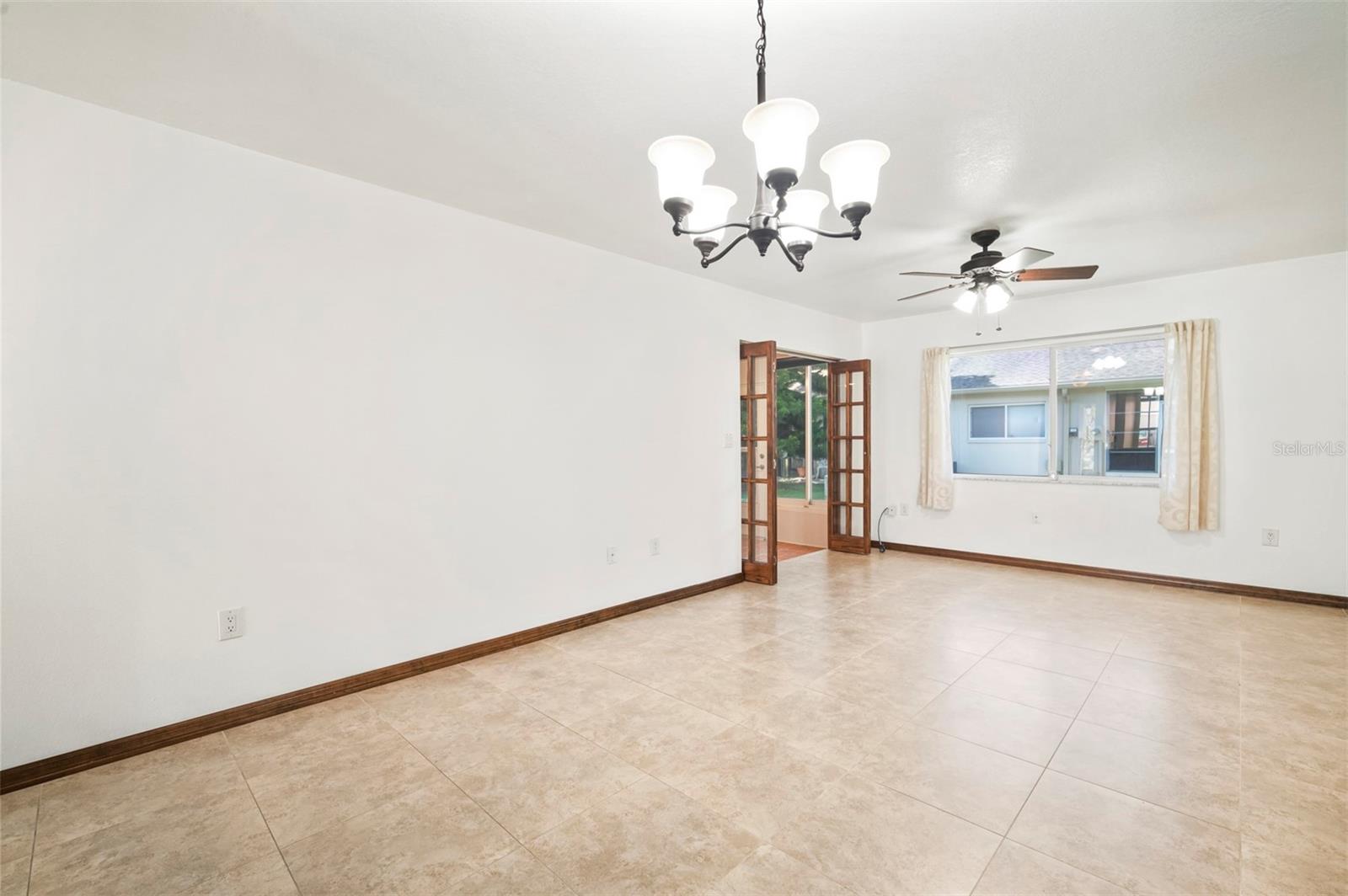 Listing photo id 6 for 6435 Thicket Trail
