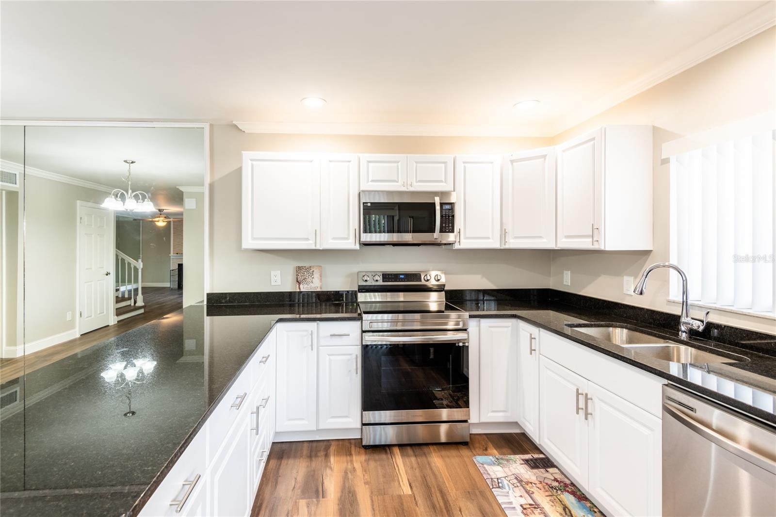 Image 11 of 42 For 15239 Pond Woods Drive 402
