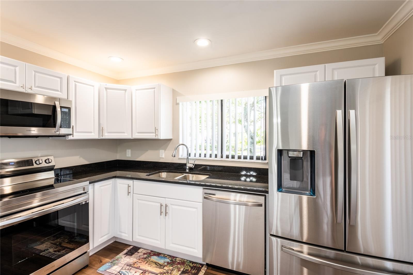 Image 13 of 42 For 15239 Pond Woods Drive 402