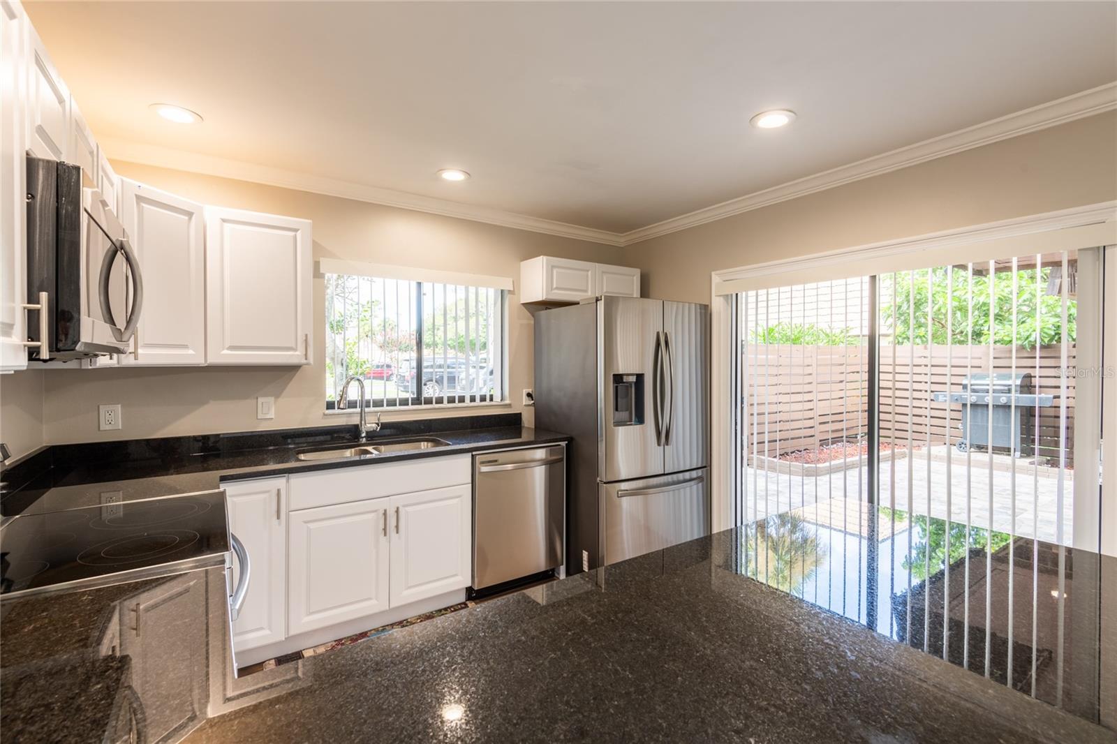 Image 14 of 42 For 15239 Pond Woods Drive 402