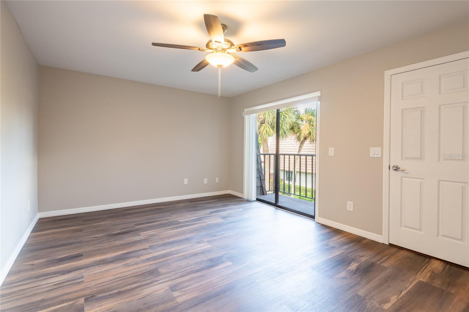 Image 18 of 42 For 15239 Pond Woods Drive 402