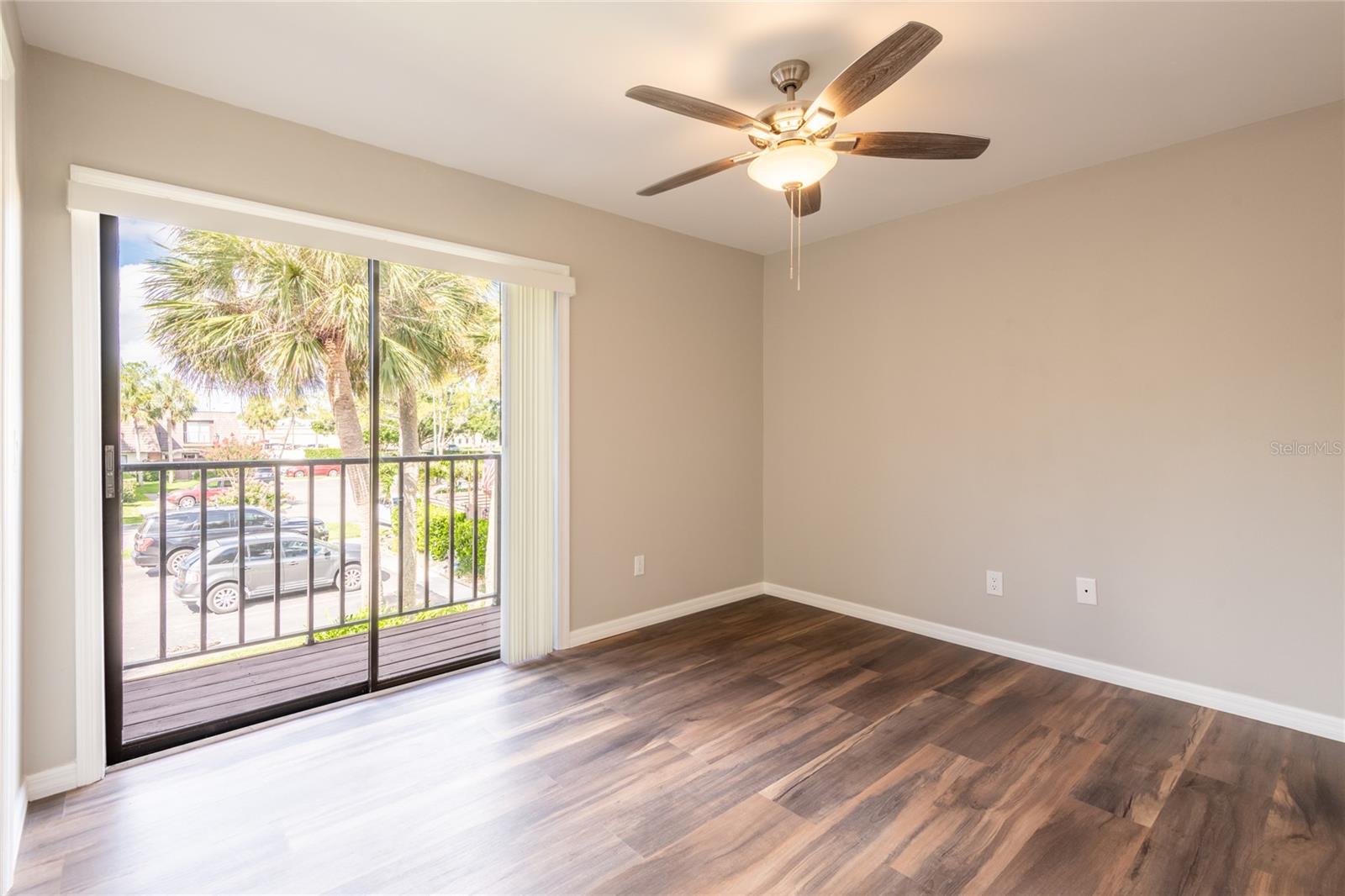 Image 27 of 42 For 15239 Pond Woods Drive 402