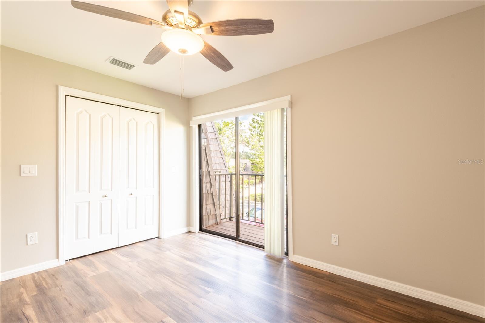 Image 28 of 42 For 15239 Pond Woods Drive 402