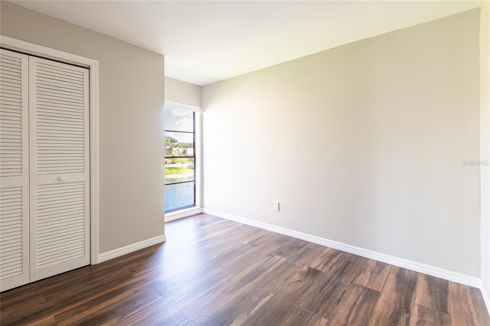 Image 30 of 42 For 15239 Pond Woods Drive 402