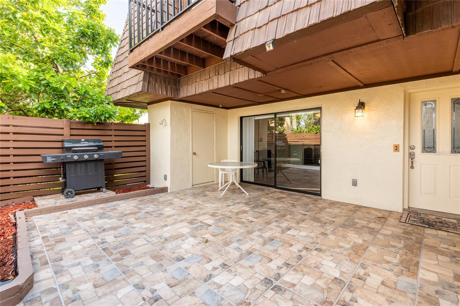 Image 32 of 42 For 15239 Pond Woods Drive 402