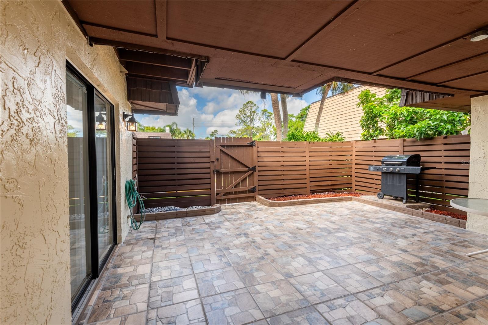 Image 35 of 42 For 15239 Pond Woods Drive 402