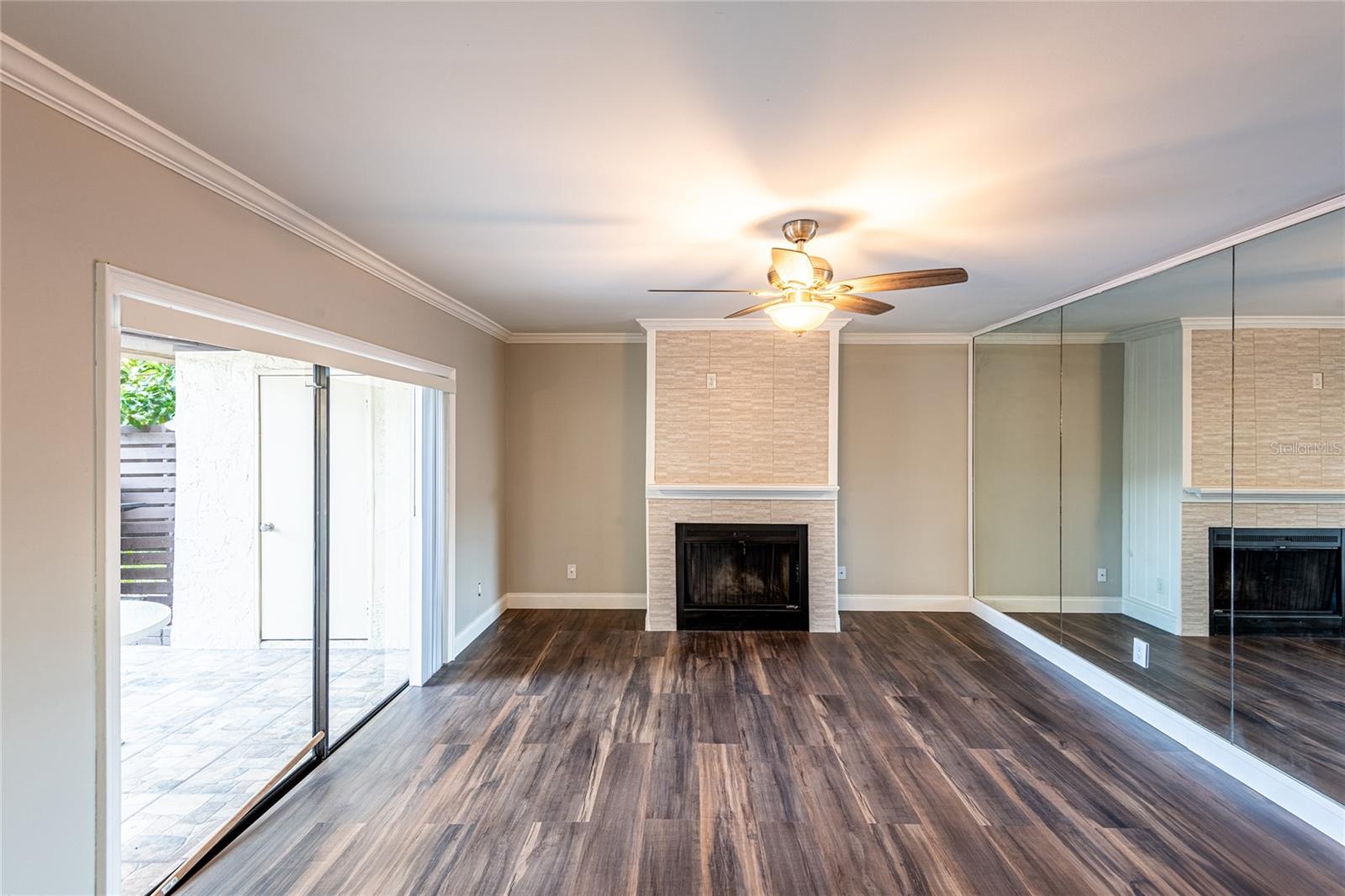 Image 6 of 42 For 15239 Pond Woods Drive 402