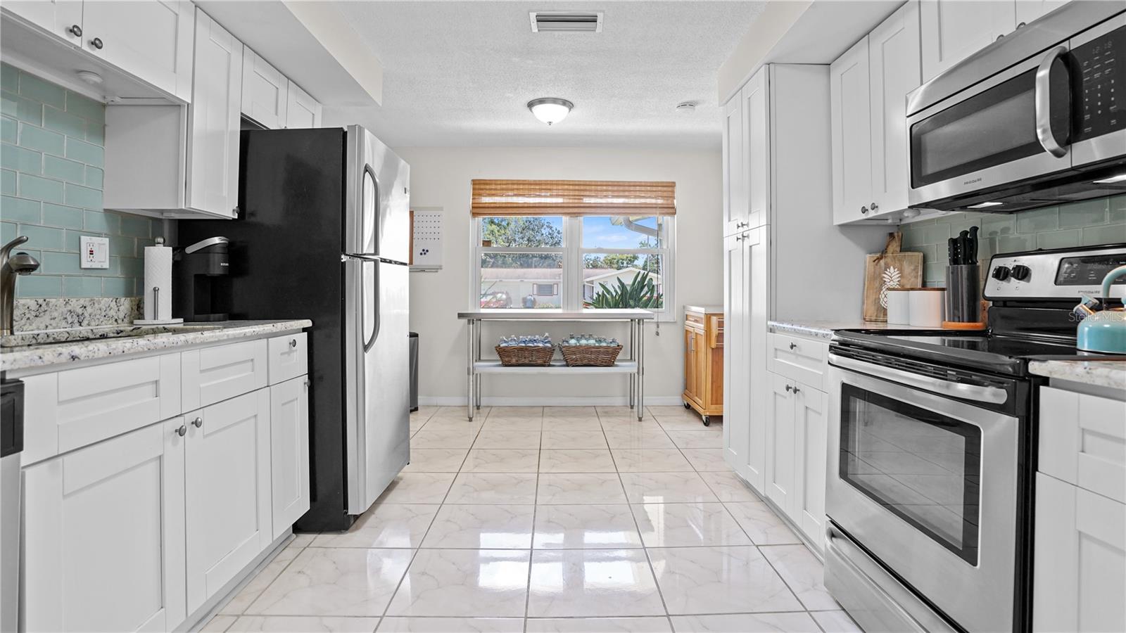 Image 11 of 43 For 2319 Chaucer Street