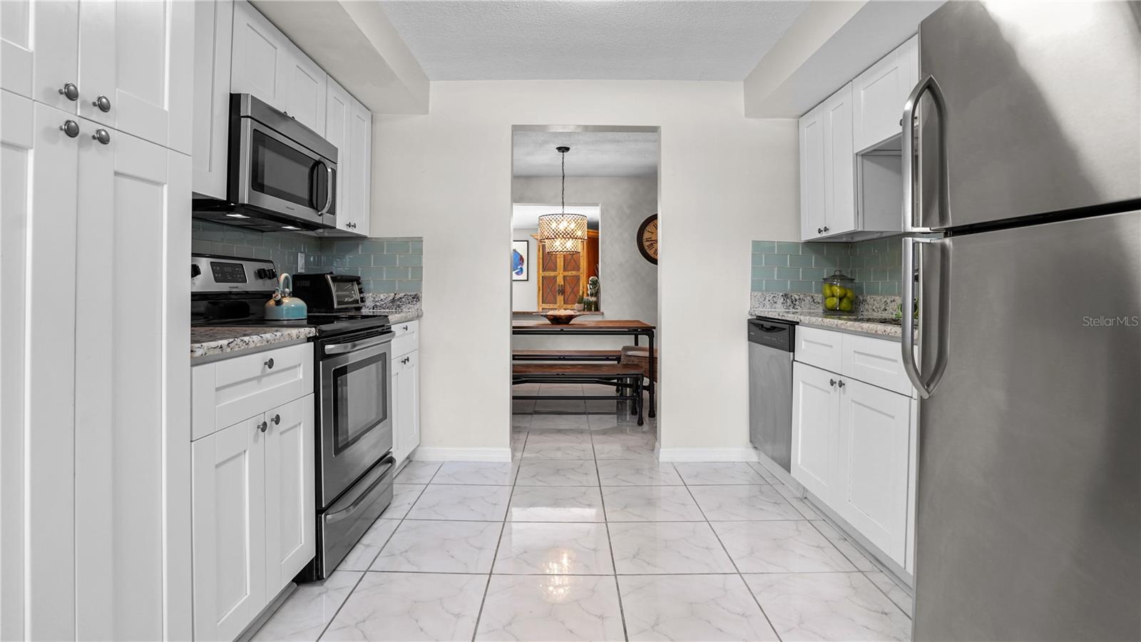 Image 12 of 43 For 2319 Chaucer Street