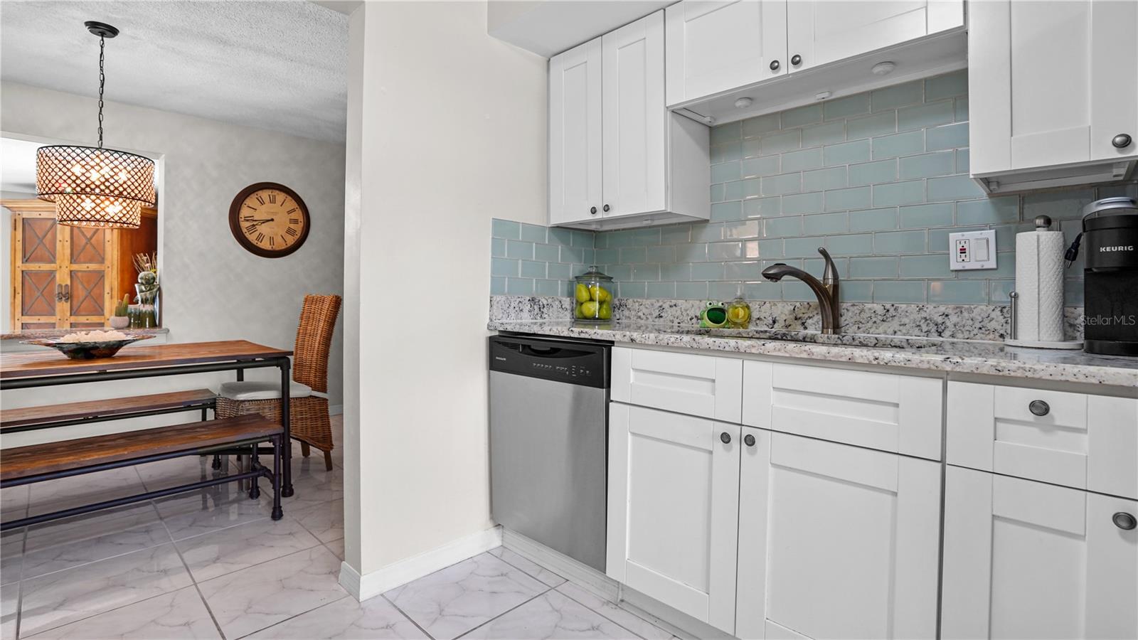 Image 14 of 43 For 2319 Chaucer Street