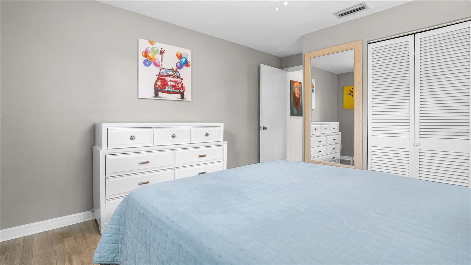 Image 29 of 43 For 2319 Chaucer Street