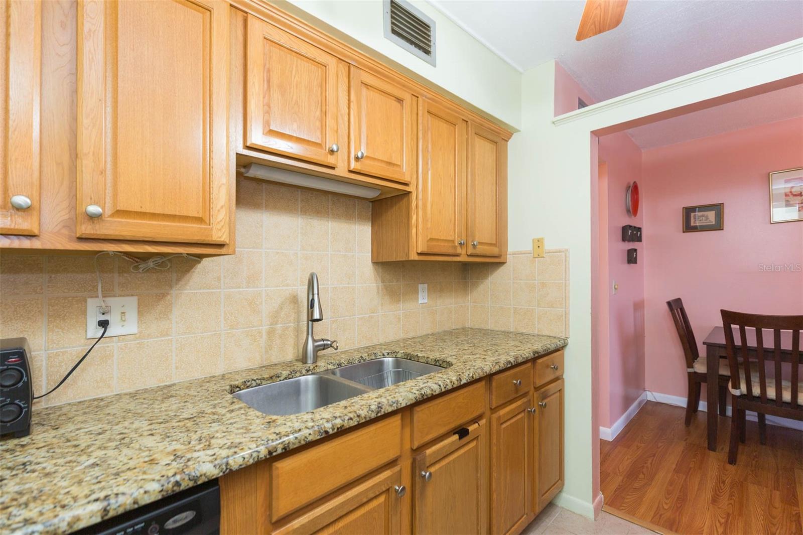 Image 10 of 28 For 1235 Highland Avenue 5-703
