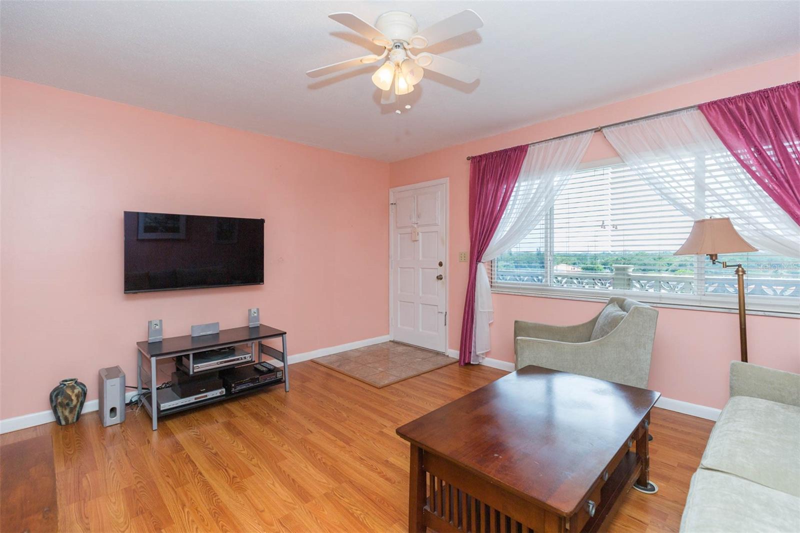 Image 5 of 28 For 1235 Highland Avenue 5-703