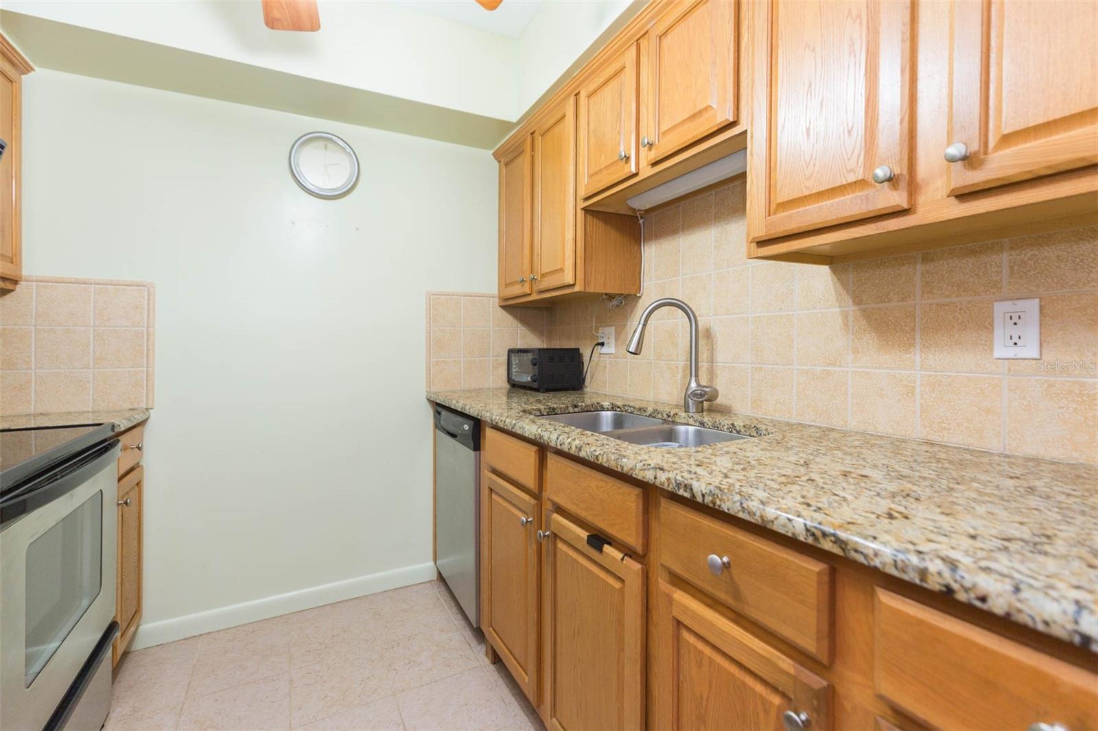 Image 8 of 28 For 1235 Highland Avenue 5-703