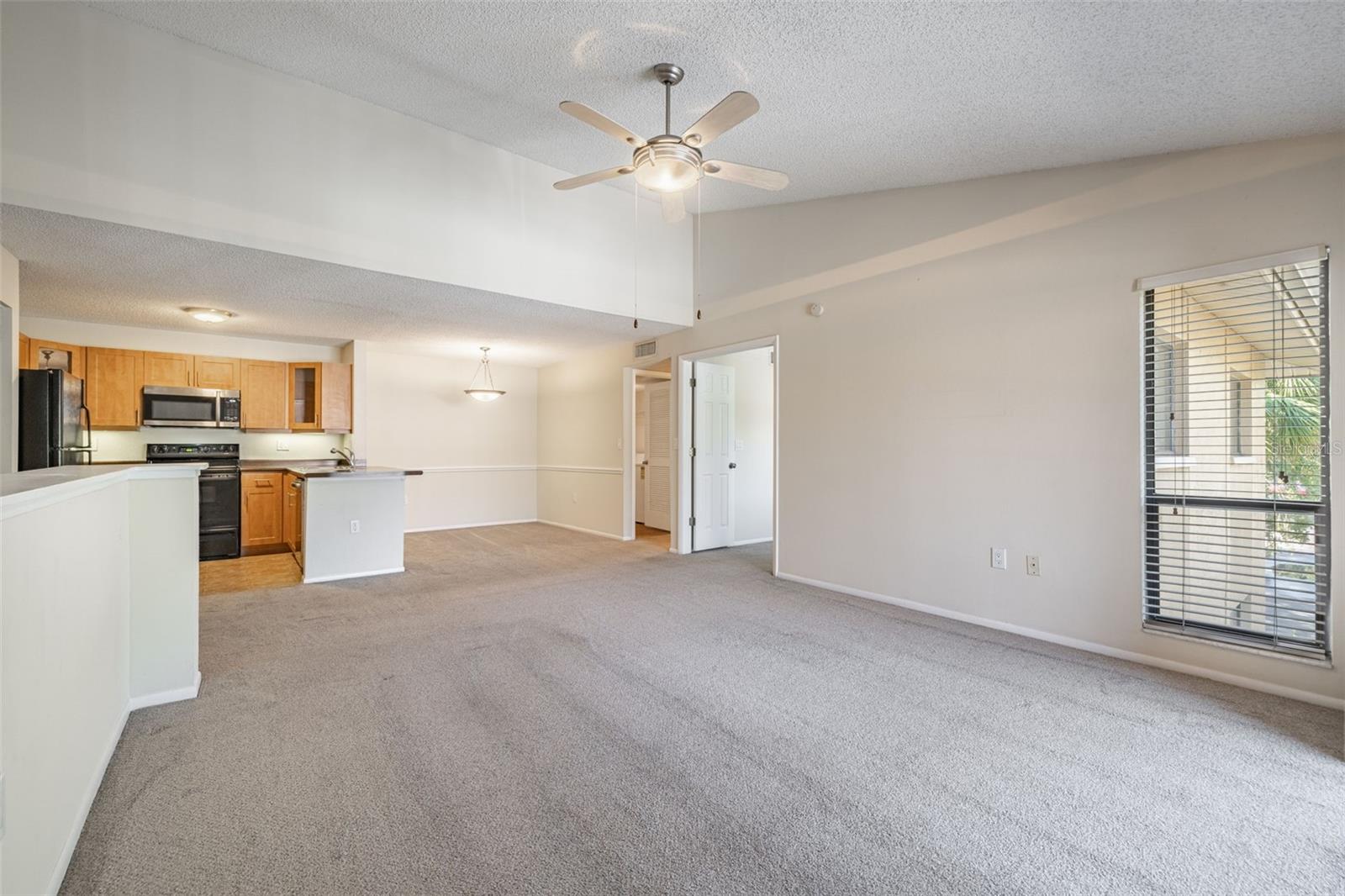 Image 10 of 43 For 5563 Baywater Drive 37