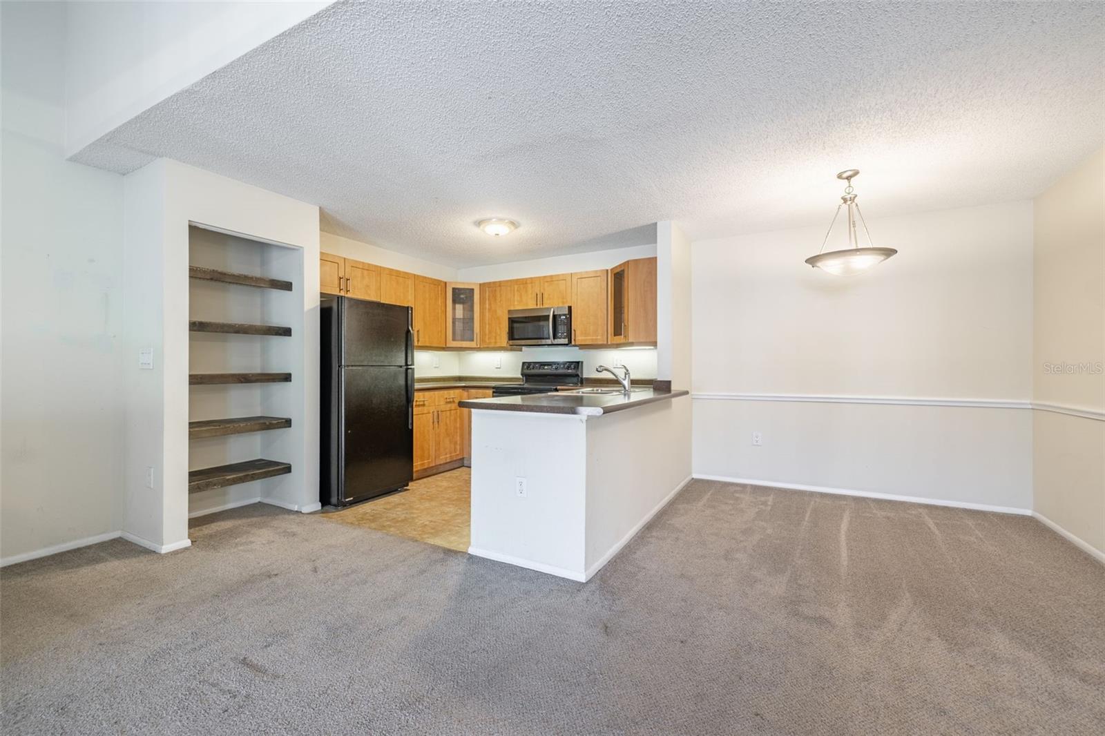 Image 11 of 43 For 5563 Baywater Drive 37