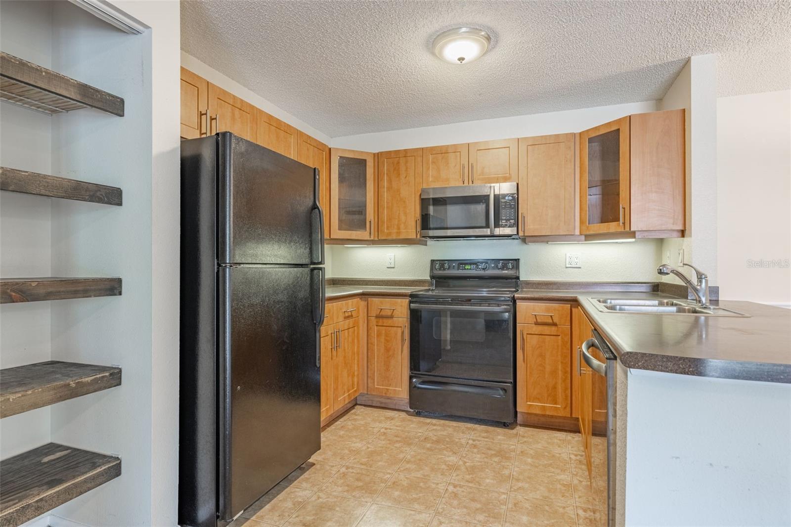 Image 12 of 43 For 5563 Baywater Drive 37