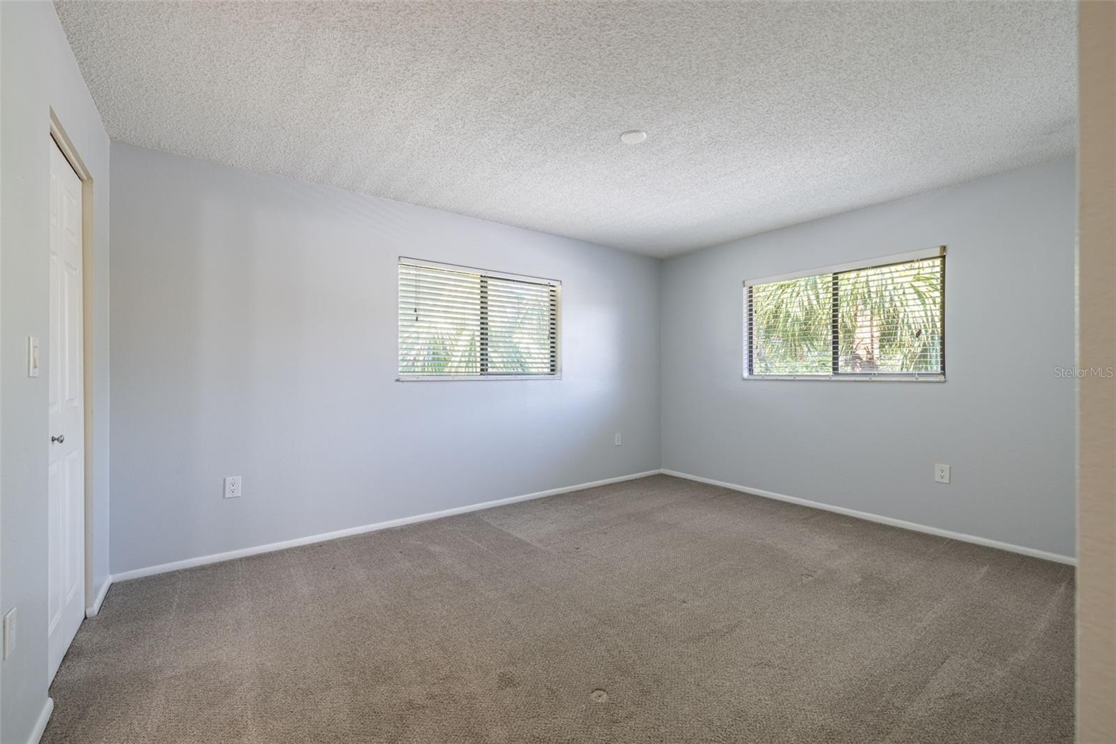 Image 22 of 43 For 5563 Baywater Drive 37