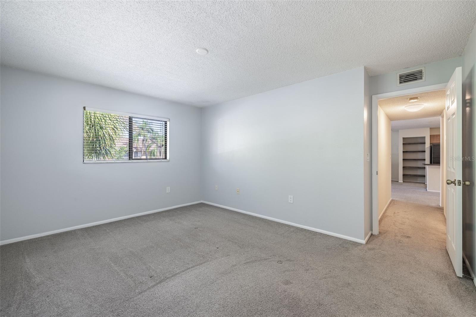 Image 23 of 43 For 5563 Baywater Drive 37