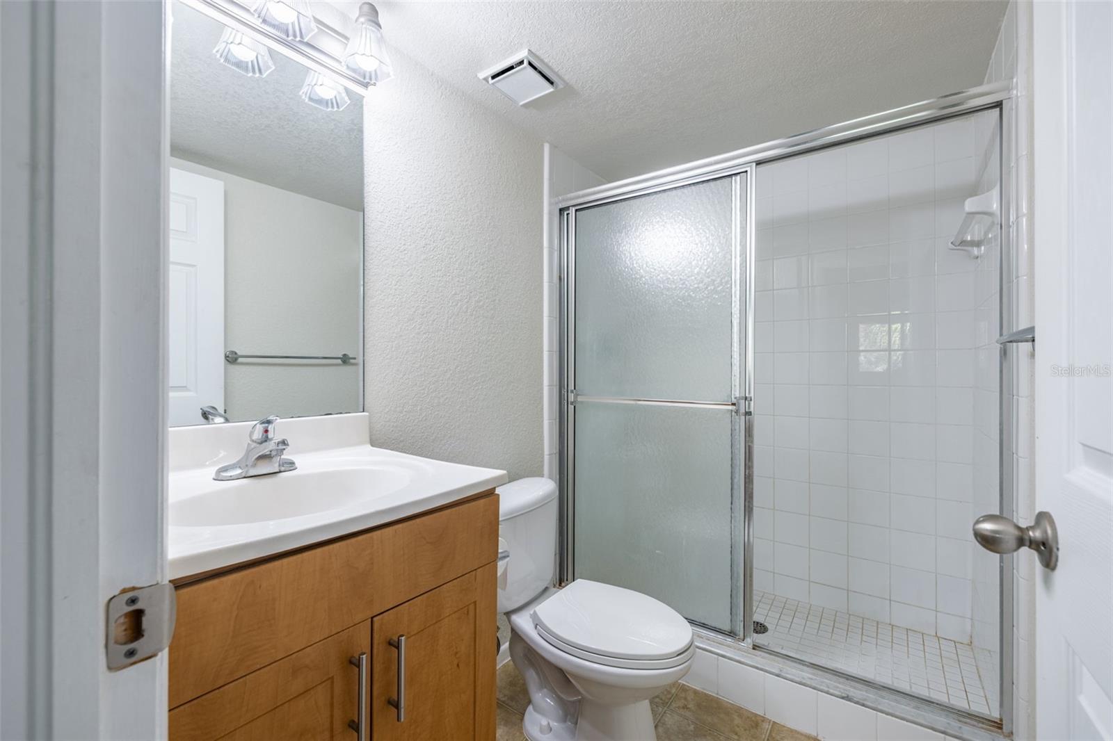 Image 26 of 43 For 5563 Baywater Drive 37