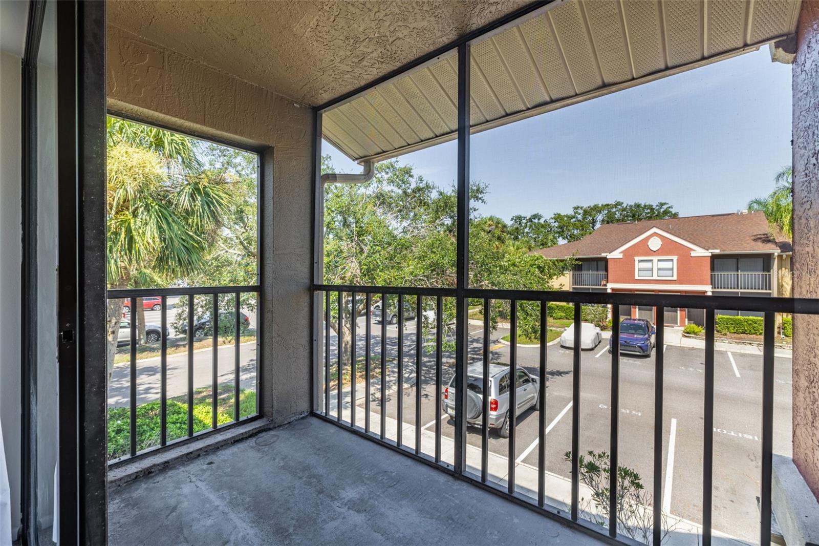 Image 27 of 43 For 5563 Baywater Drive 37