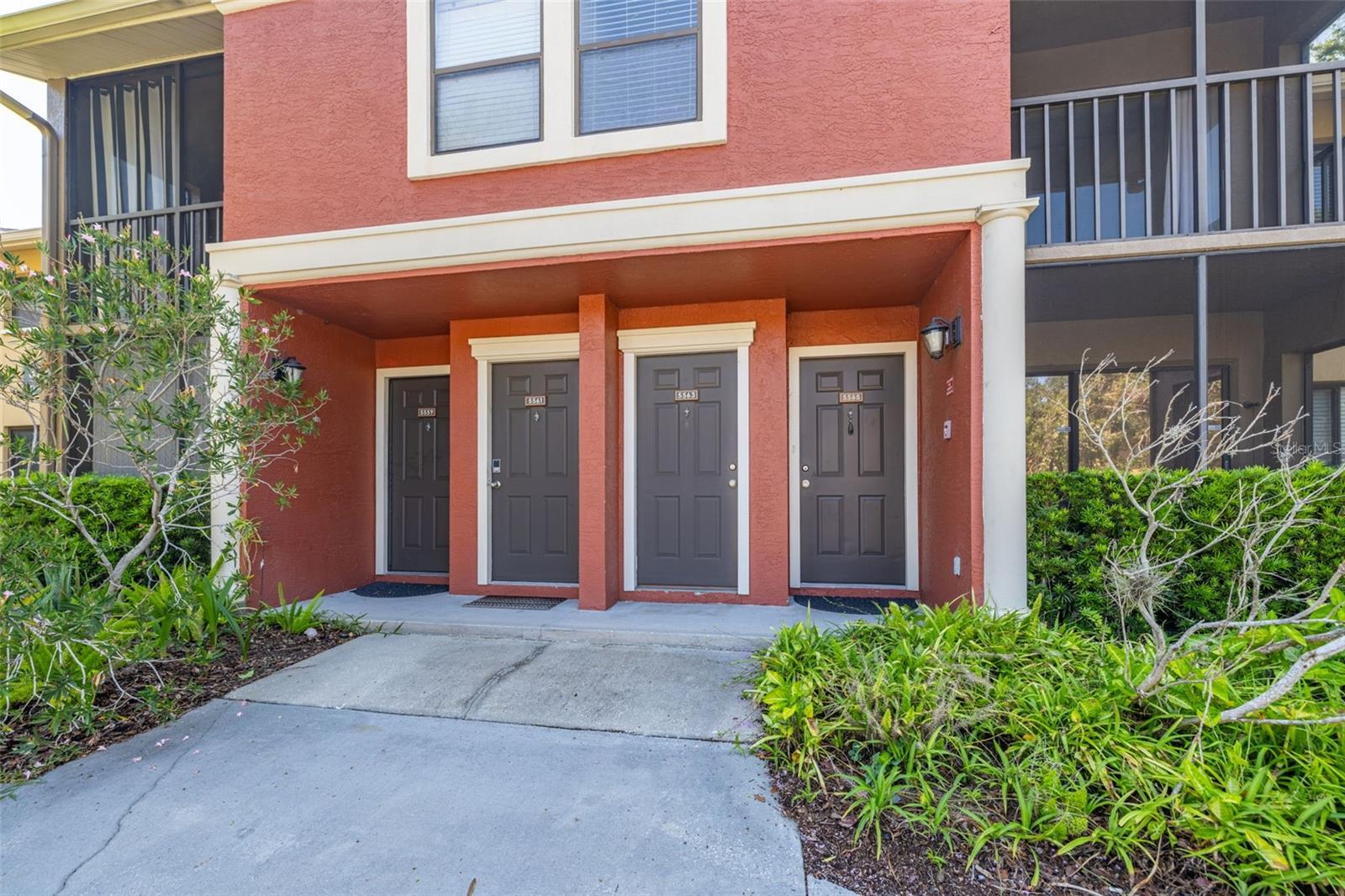 Image 4 of 43 For 5563 Baywater Drive 37