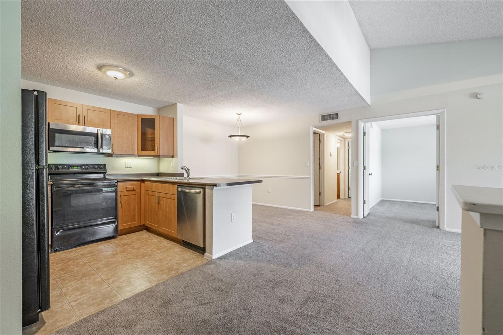Image 6 of 43 For 5563 Baywater Drive 37