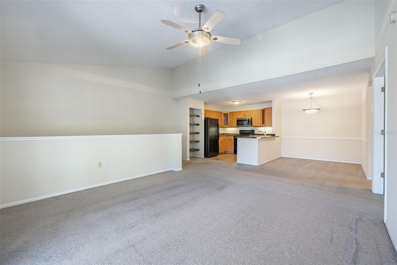 Image 9 of 43 For 5563 Baywater Drive 37