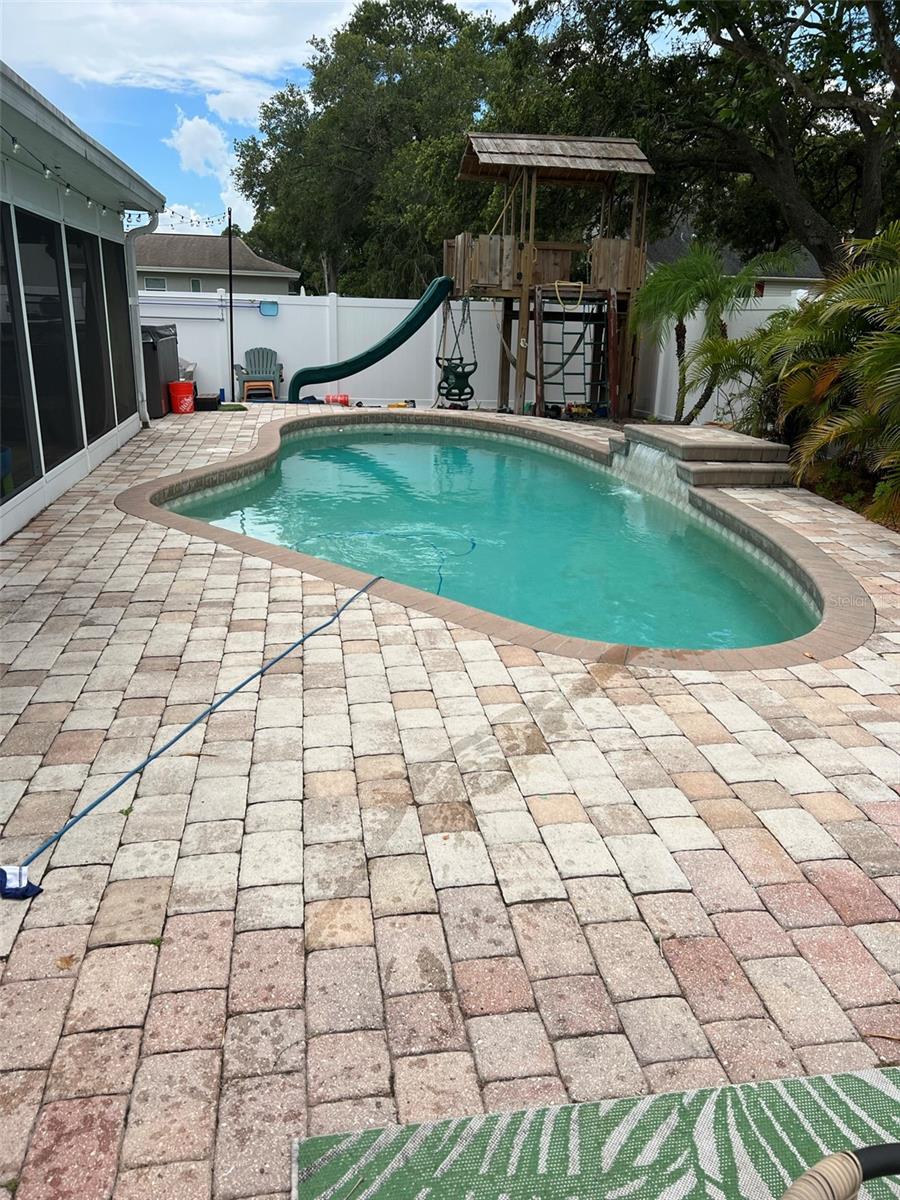 Image 21 of 42 For 2097 Swan Lane