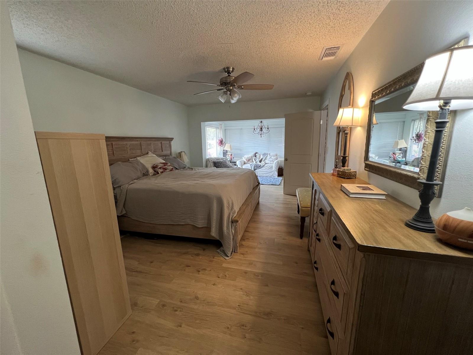 Image 24 of 42 For 2097 Swan Lane
