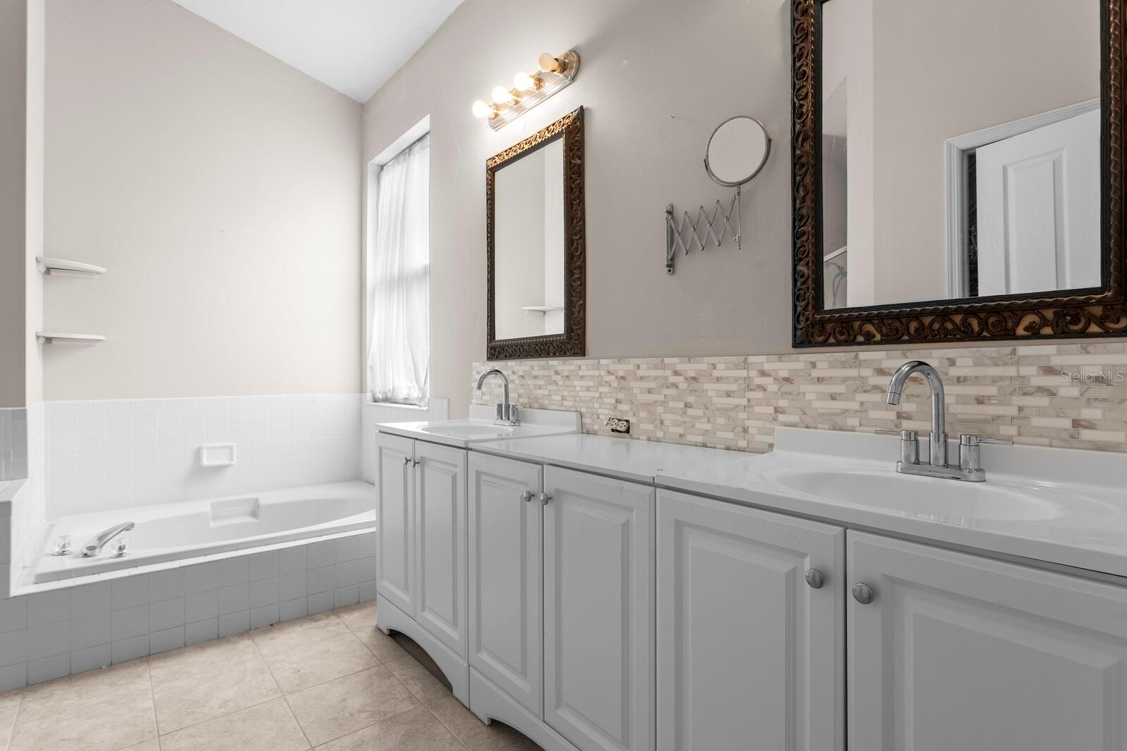 Image 17 of 27 For 10420 Springrose