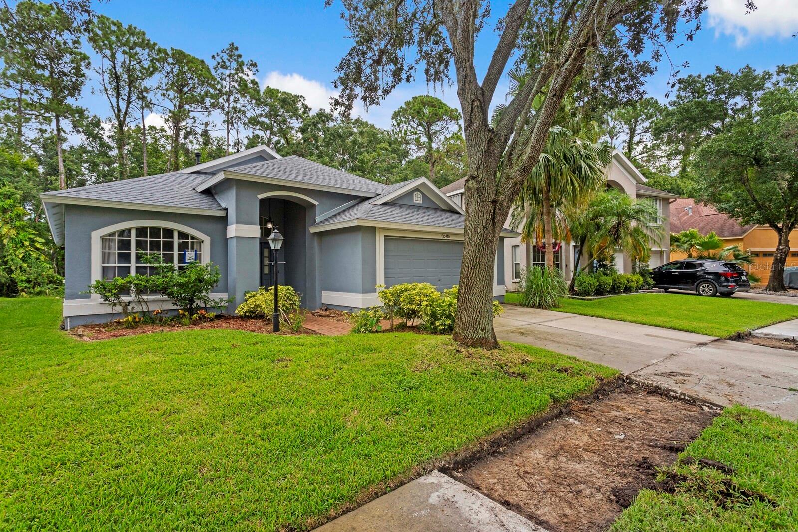 Image 2 of 27 For 10420 Springrose